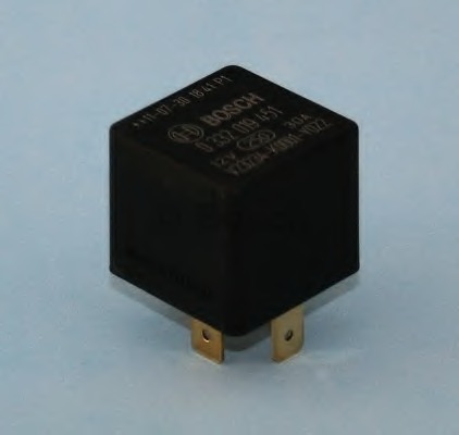 Releu multifunctional